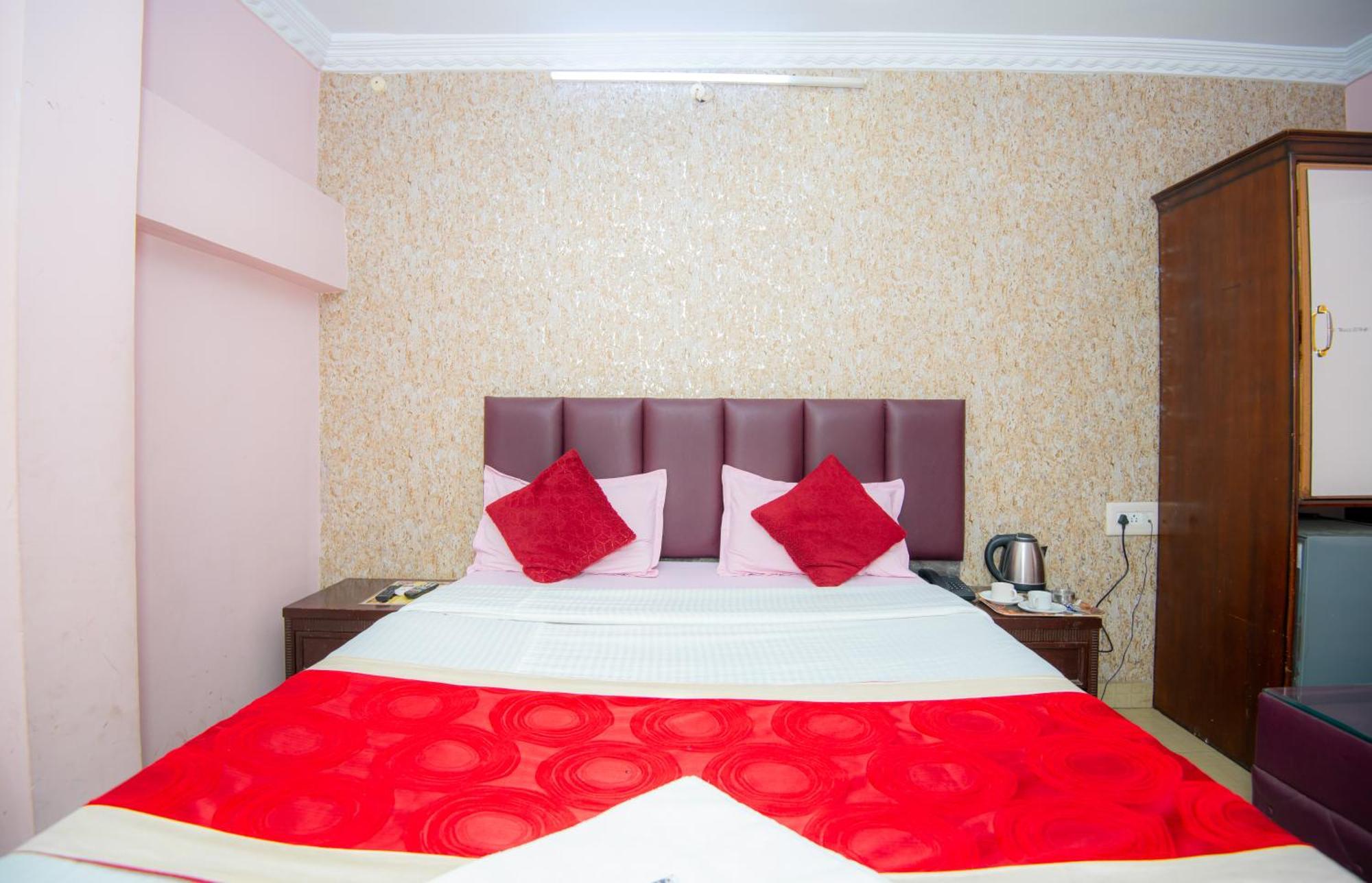 Hotel Manohar Palace