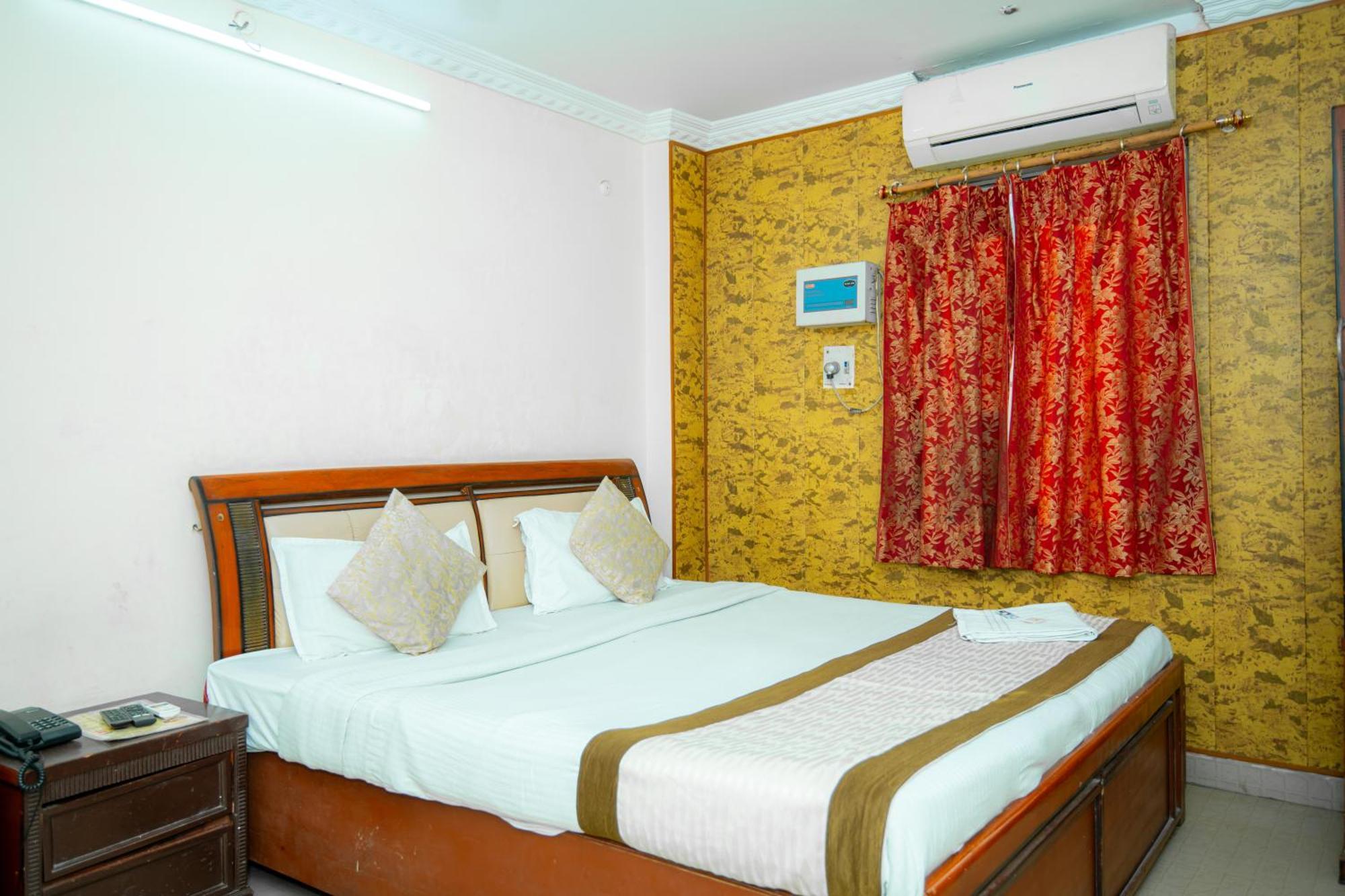 Hotel Manohar Palace