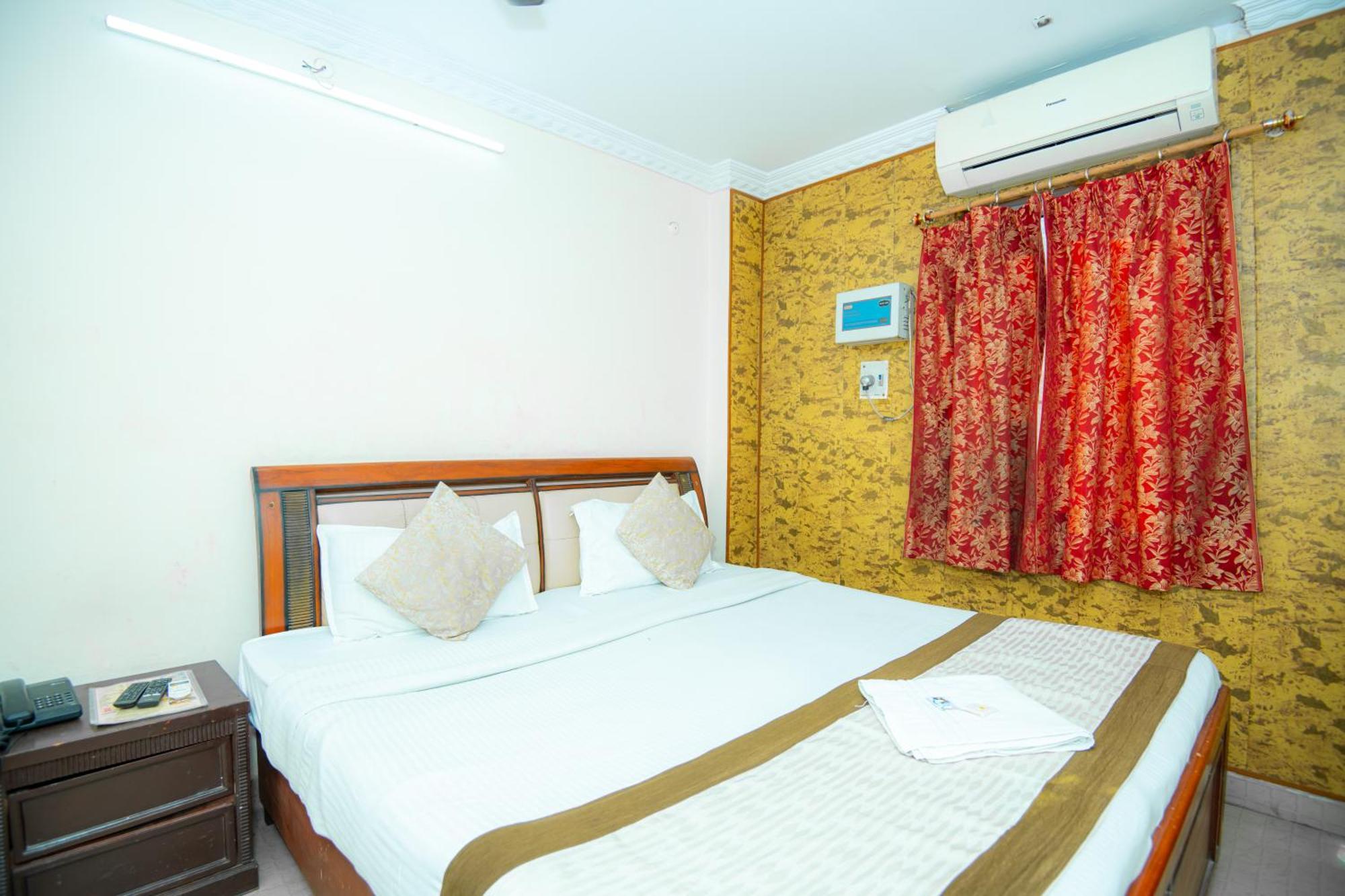 Manohar Palace 3*